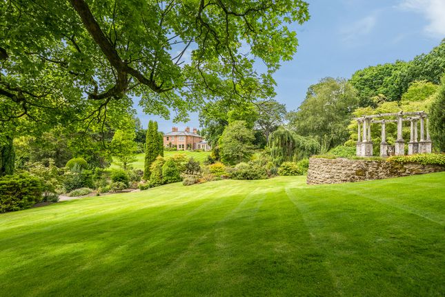 6 bedroom detached house for sale
