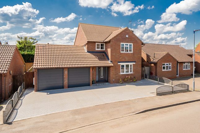 Hollies Walk, Wootton, Bedford, MK43 4 bed detached house for sale