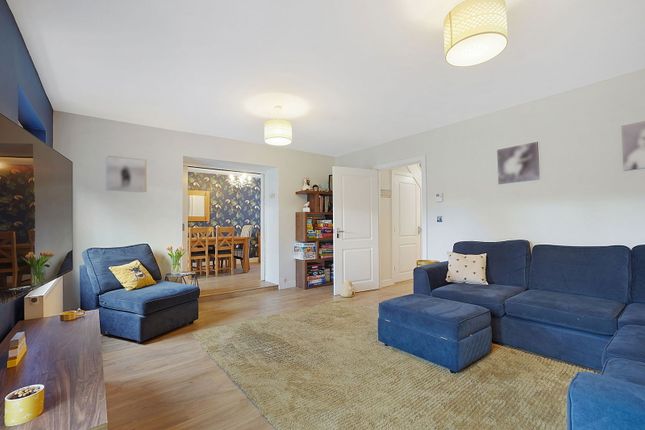 Oakwood Park, Maidstone ME16 4 bed semi