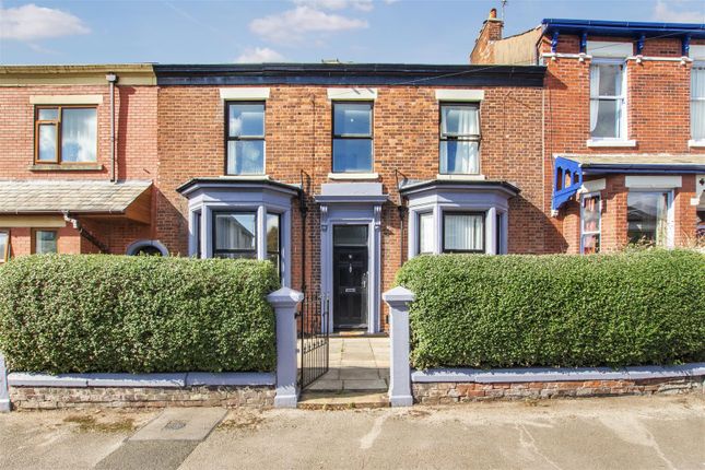 6 bedroom terraced house for sale