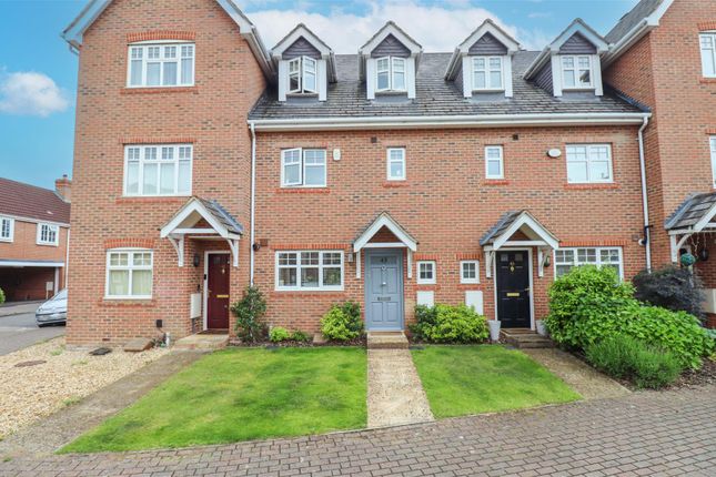 Marrow Meade, Fleet GU51 3 bed townhouse for sale