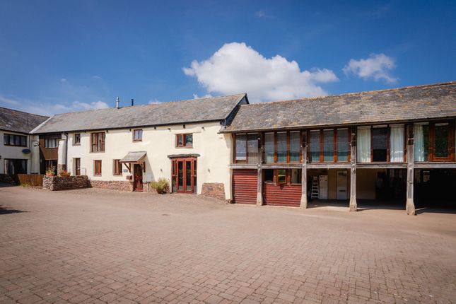 Bow, Crediton, EX17 5 bed barn conversion for sale
