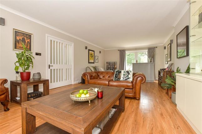 4 bed detached house
