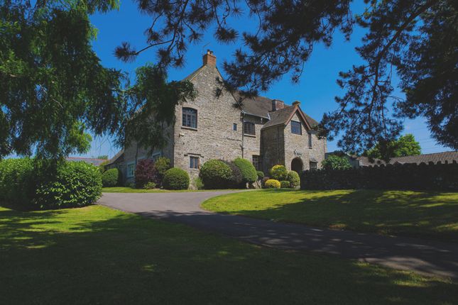 8 bedroom country house for sale