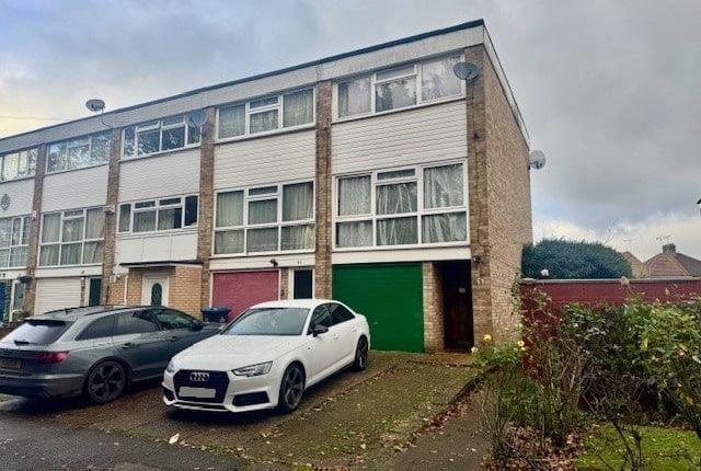 The Croft, Wembley HA0 3 bed townhouse for sale