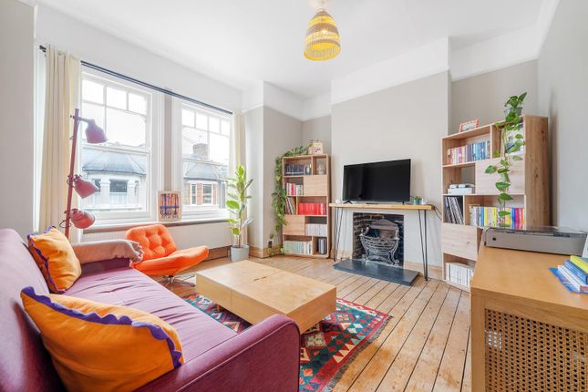 Clapham Park Terrace, London SW2 2 bed flat for sale
