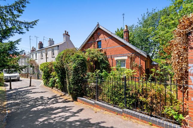 St Lukes Place, Cheltenham, GL53 3 bed detached bungalow for sale