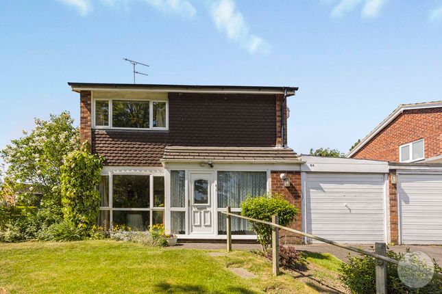 3 bedroom link detached house for sale