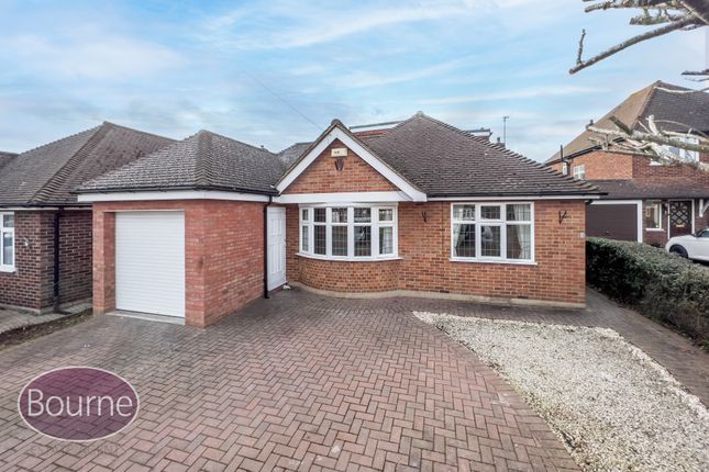 Richmond Drive, Shepperton, Surrey, TW17 5 bed bungalow for sale