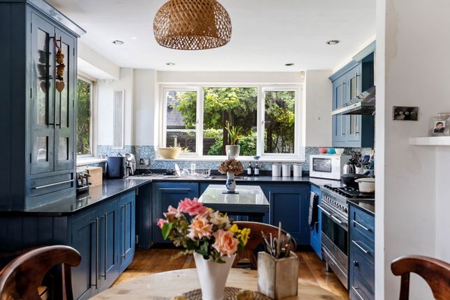 4 bedroom end of terrace house for sale