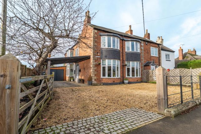 Honington Road, Grantham NG32 4 bed end of terrace house for sale