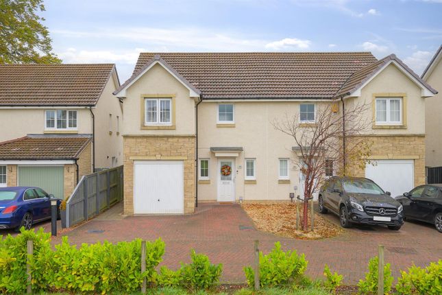West Cults Court, Whitburn EH47 3 bed semi