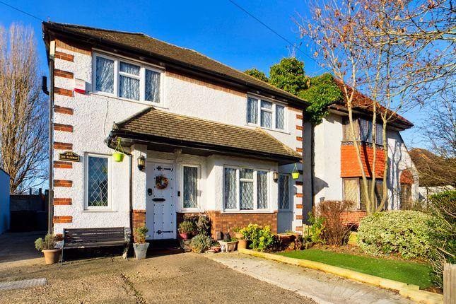The Fairway, Ruislip, HA4 4 bed detached house for sale