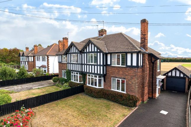 London Road, Sleaford, Lincolnshire... 3 bed semi