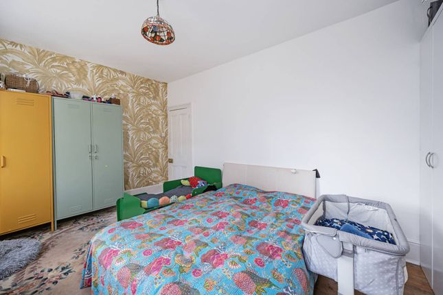 Hague Street, Bethnal Green, London, E2 3 bed terraced house for sale