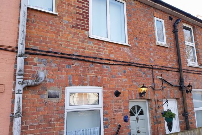 Edenbridge, Kent, TN8 2 bed terraced house for sale