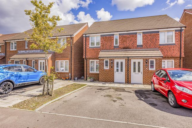 Taylor Close, Waterlooville PO7 2 bed semi