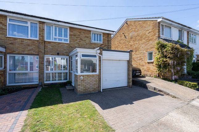 Spurrs Close, Hitchin, SG4 3 bed semi