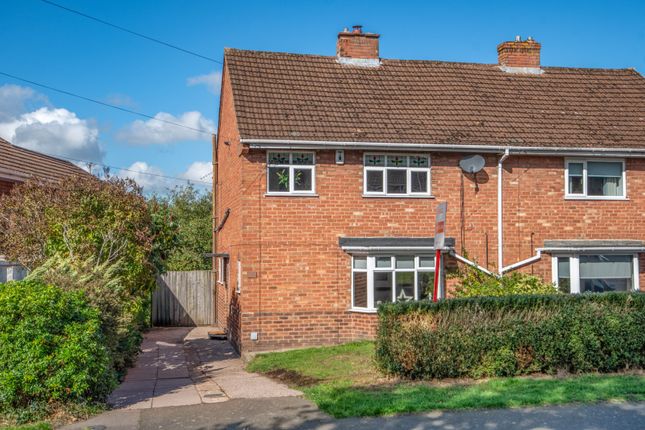 Oak Road, Catshill, Bromsgrove... 3 bed semi