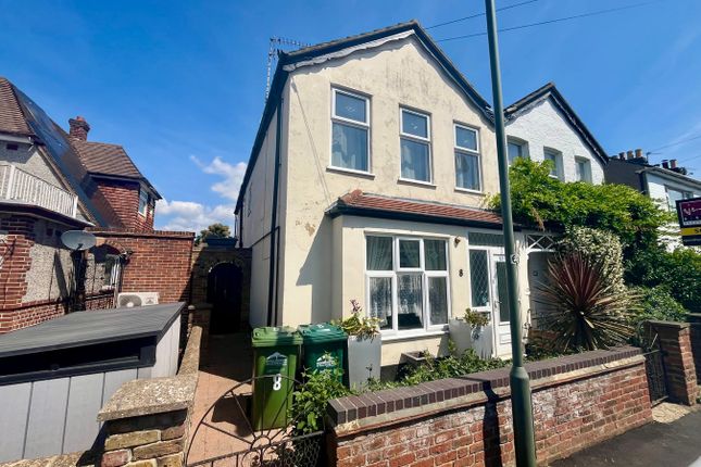 Oakfield Road, Ashford TW15 3 bed semi