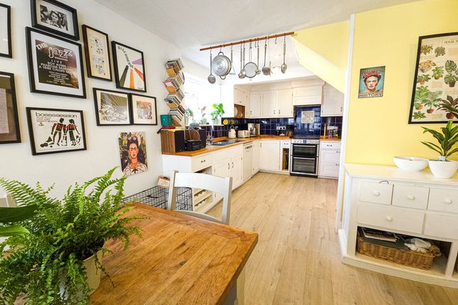 5 bedroom terraced house for sale