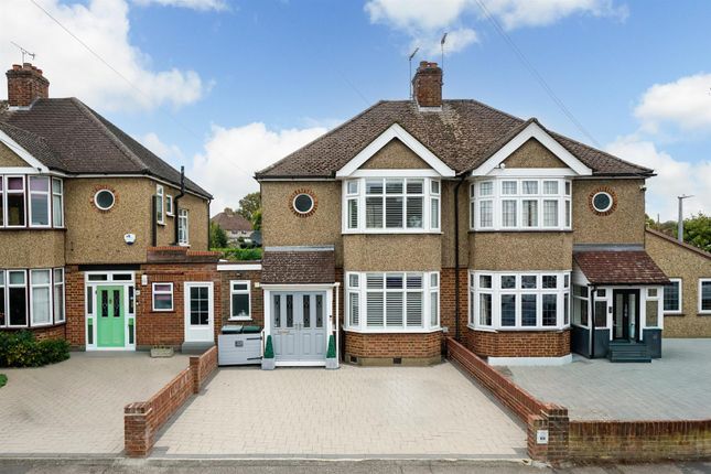 Winton Drive, Croxley Green 3 bed semi