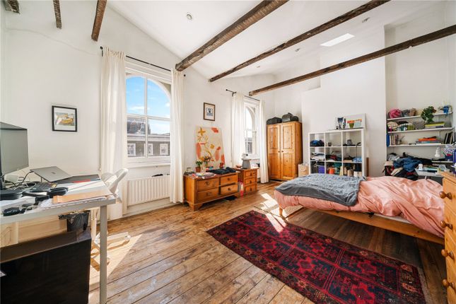 Victoria Park Road, London, E9 6 bed detached house for sale