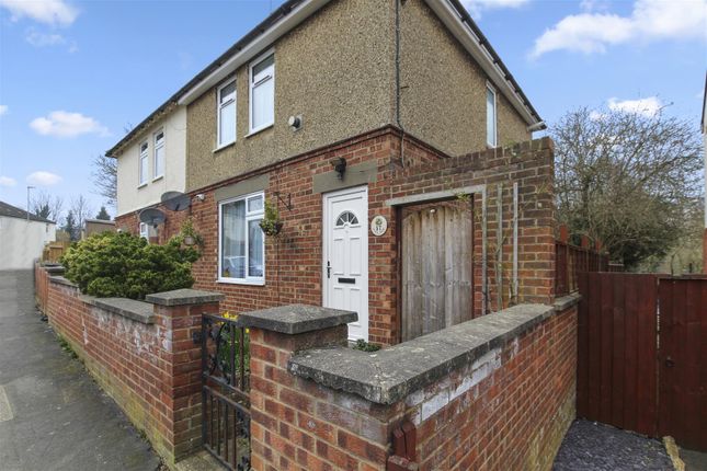 Allen Road, Irthlingborough 3 bed semi