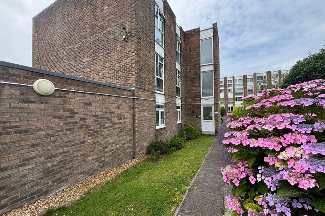 Park Road, Courtlands Park Road, CF62 2 bed flat for sale
