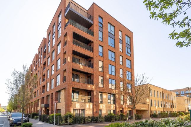 Lismore Boulevard, London NW9 1 bed maisonette for sale