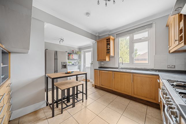 4 bed detached house