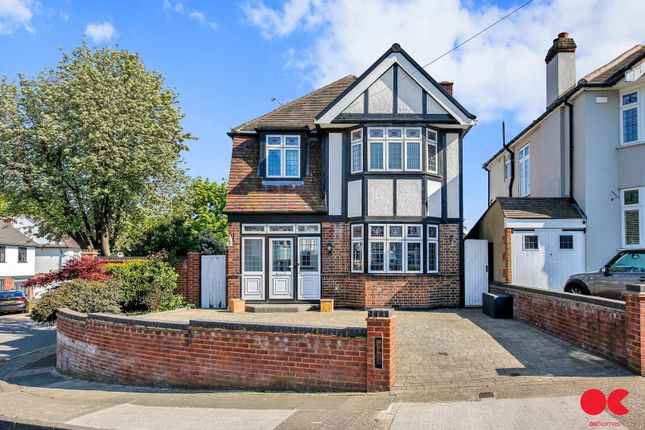 Parkland Avenue, Romford RM1 4 bed detached house for sale
