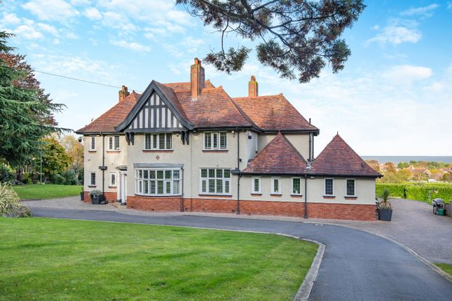 6 bedroom detached house for sale