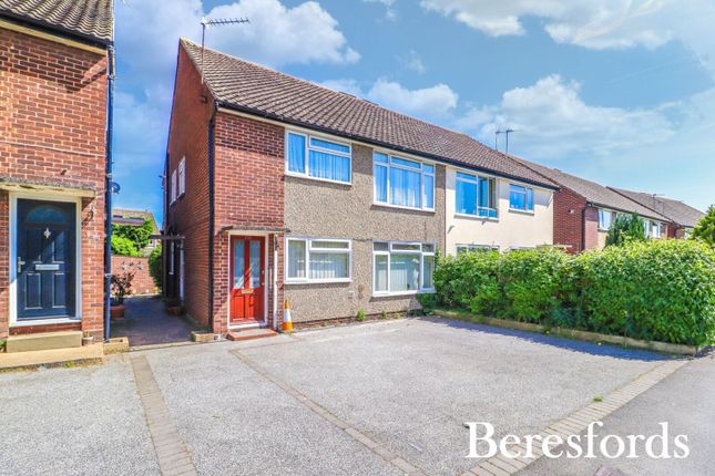 Marlborough Gardens, Upminster, RM14 2 bed maisonette for sale