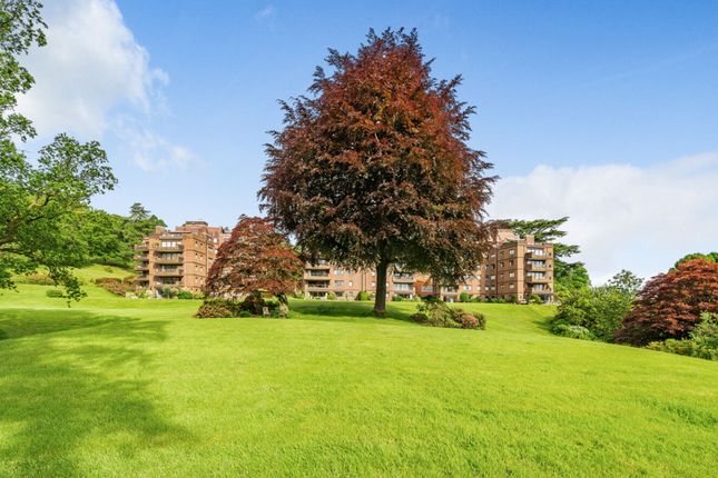 Lythe Hill Park, Haslemere, GU27 3 bed ground floor flat for sale