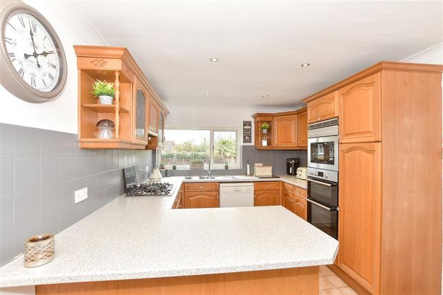 3 bed detached bungalow