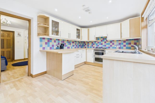 Stuart Road, Bishopton, PA7 3 bed semi