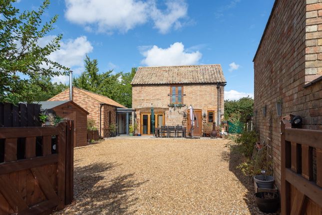 High Street, Huntingdon PE28 3 bed detached house for sale