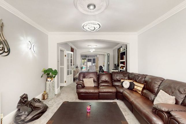 Ilford IG3 3 bed terraced house for sale