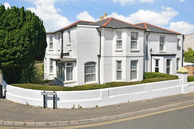 St. John's Road, Sandown, Isle of Wight 4 bed semi