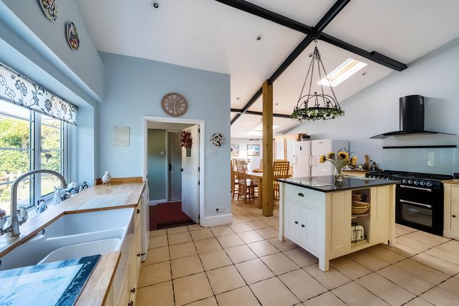 5 bedroom semi-detached house for sale
