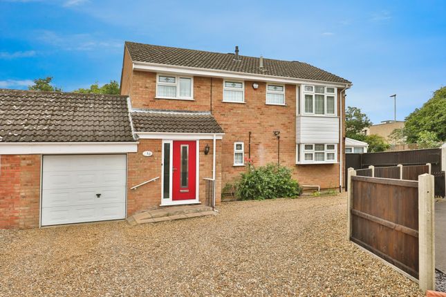 4 bedroom link detached house for sale