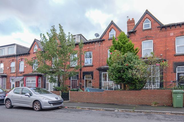 Hamilton Avenue, Leeds LS7 3 bed flat for sale