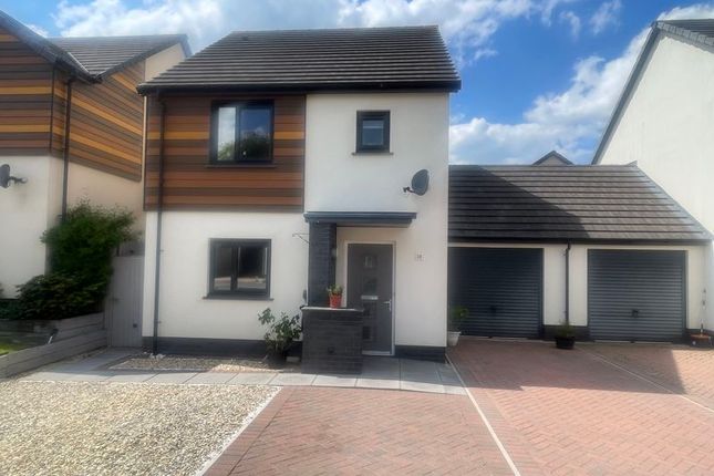 3 bedroom link detached house for sale