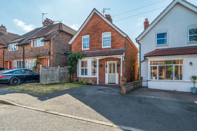 New Road, Haslemere, West Sussex, GU27 2 bed detached house for sale