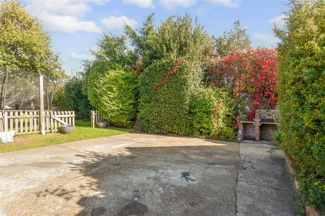 Hooke Hill, Freshwater, Isle of Wight 3 bed semi