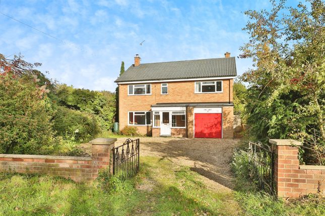 4 bed detached house