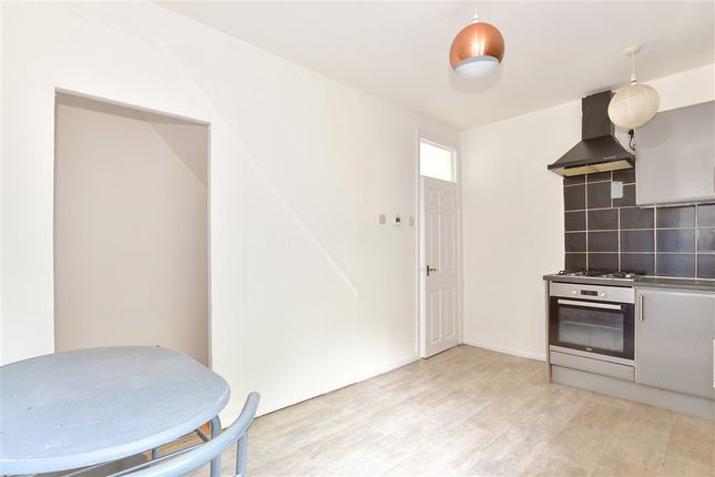 Richmond Road, Gillingham, Kent 2 bed ground floor flat for sale