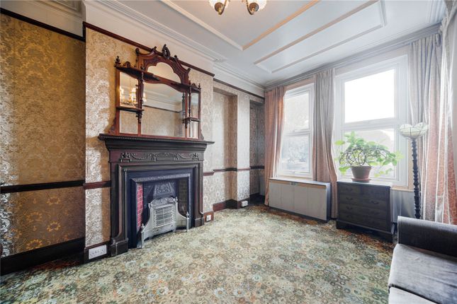 Highworth Road, London, N11 3 bed terraced house for sale