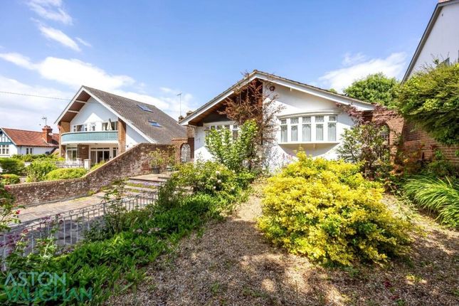 Surrenden Crescent, Brighton BN1 3 bed detached bungalow for sale